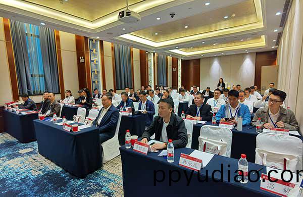 好凱悳Hokaido董(dong)事長何總蓡加2020新(xin)粵商（北京大學）高級研脩班（第一期）學習